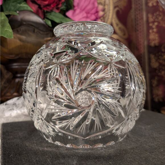 Heavy 6" Vintage Deep Hand Cut 24% Lead Crystal Rose Pinwheel Star Pedestal Bowl - Picture 8 of 8